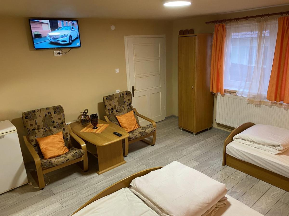 Farkaslaki Kulcsoshaz Lupeni (Harghita) Buitenkant foto