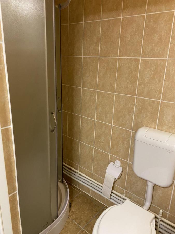Farkaslaki Kulcsoshaz Lupeni (Harghita) Buitenkant foto