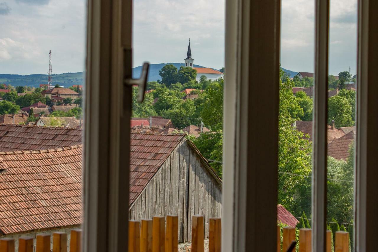 Farkaslaki Kulcsoshaz Lupeni (Harghita) Buitenkant foto